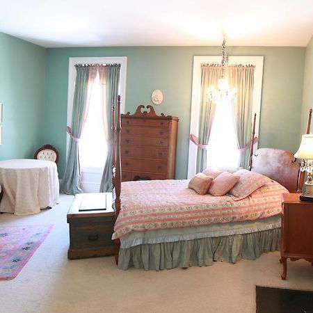 Mackechnie House Panzió Cobourg Kültér fotó
